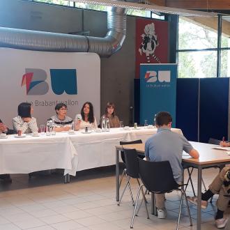 De gauche à droite : Grégory Sabbe, Romy Pirlot, Jacqueline Strade, Isabelle Evrard et Azia de Barquin